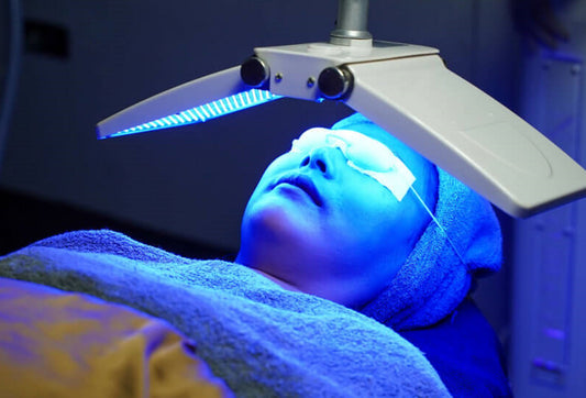 Blue Light Benefits and Potential Side Effects on Our Skin