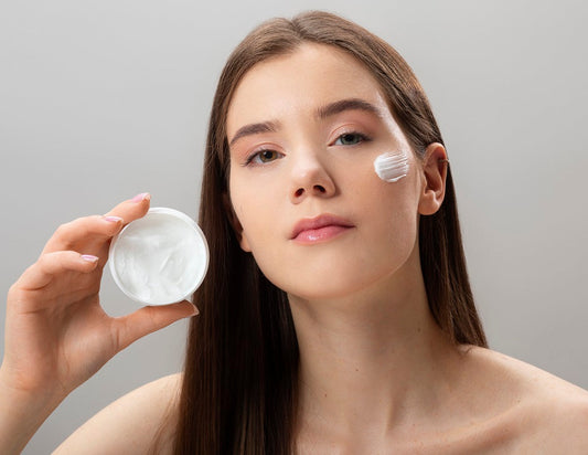 The Wonders of Skin Moisturizers for Aging and Beauty